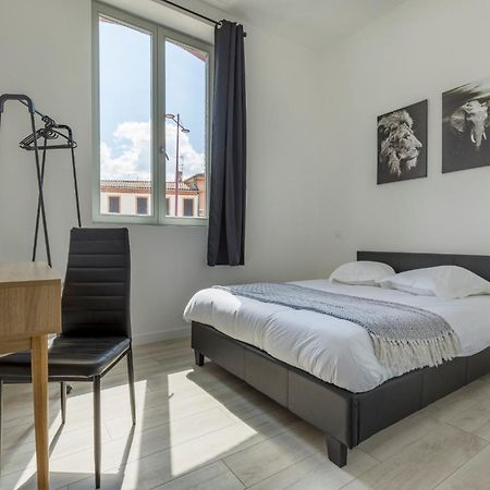 Le Sicre - T3 Confort, Centre Castelsarrasin, Parking Exterior foto