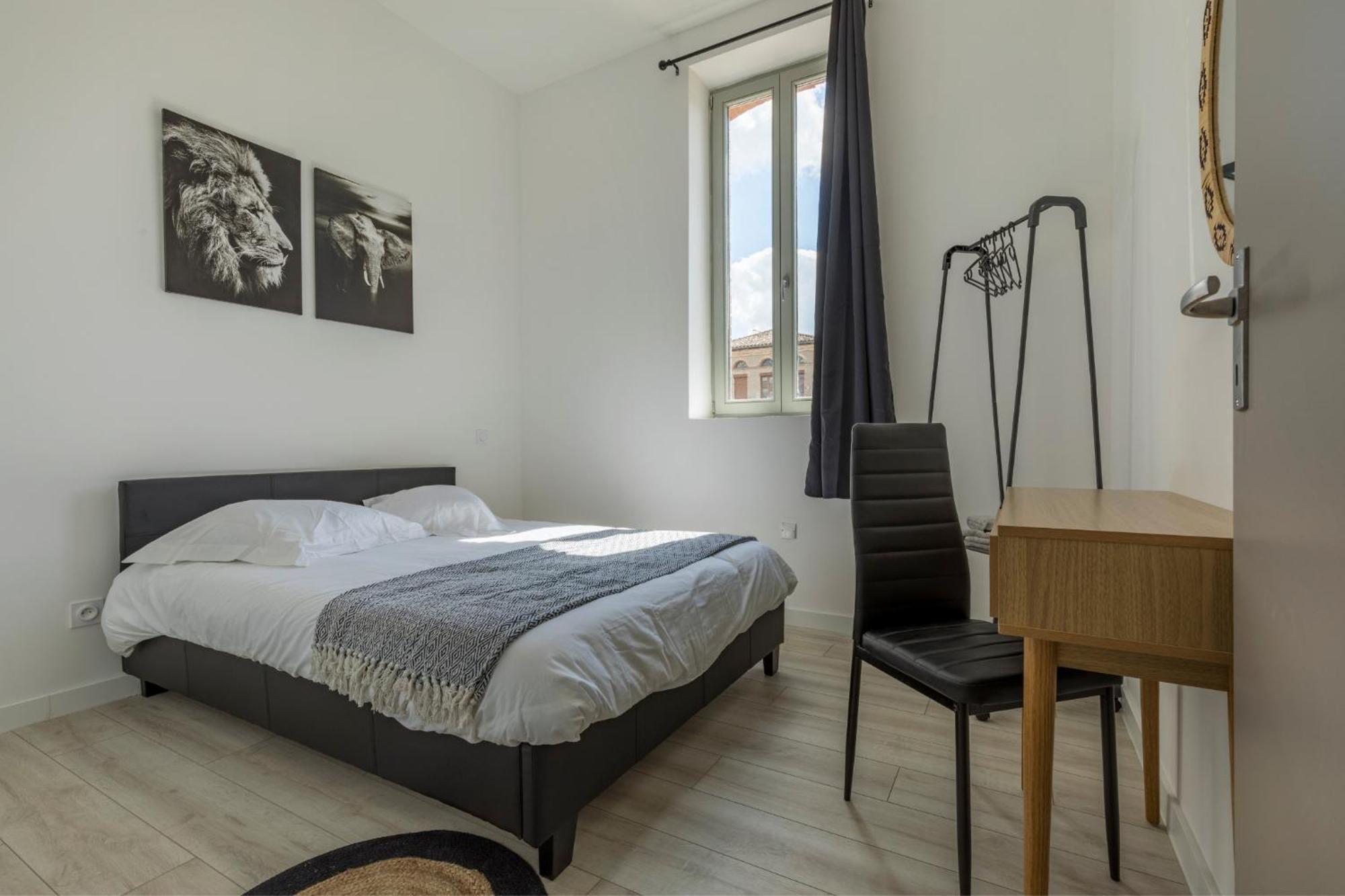 Le Sicre - T3 Confort, Centre Castelsarrasin, Parking Exterior foto